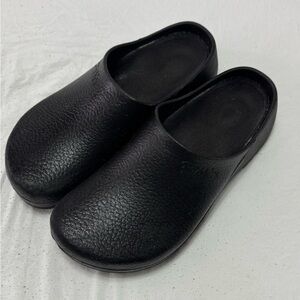 Birkenstock Burki’s clogs. Size 42